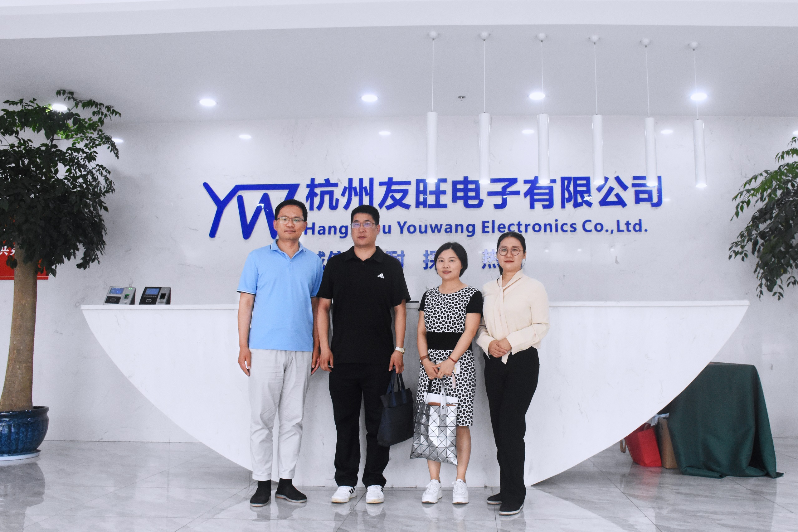 
                            國家知識(shí)產(chǎn)權(quán)局杭州代辦處專利受理事務(wù)部部長王林吉一行蒞臨我公司走訪交流